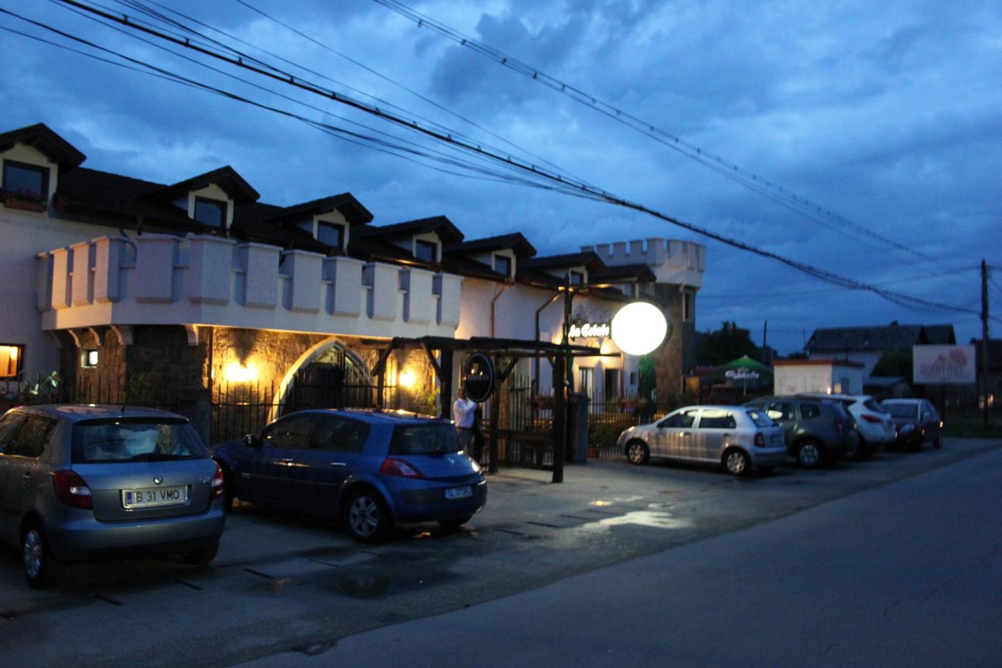 Hotel LaCetate Piteşti Exterior foto