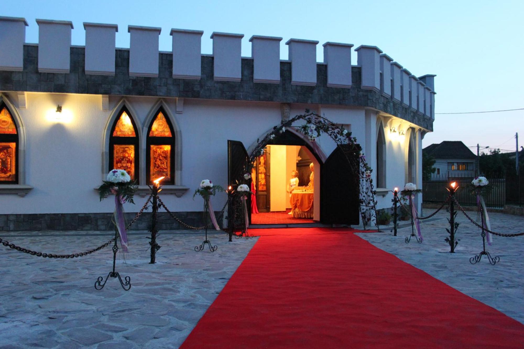Hotel LaCetate Piteşti Exterior foto