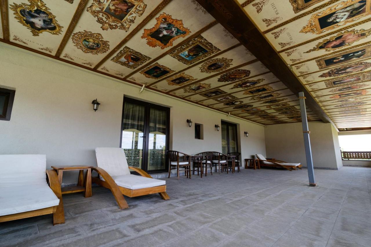 Hotel LaCetate Piteşti Exterior foto